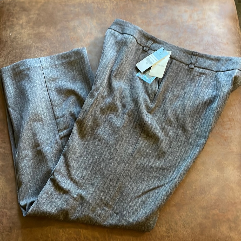 NWT Worthington work wear pants, great to pair with your favorite lady blazer!